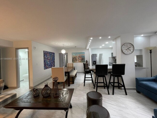 Foto del edificio - 16919 N Bay Rd