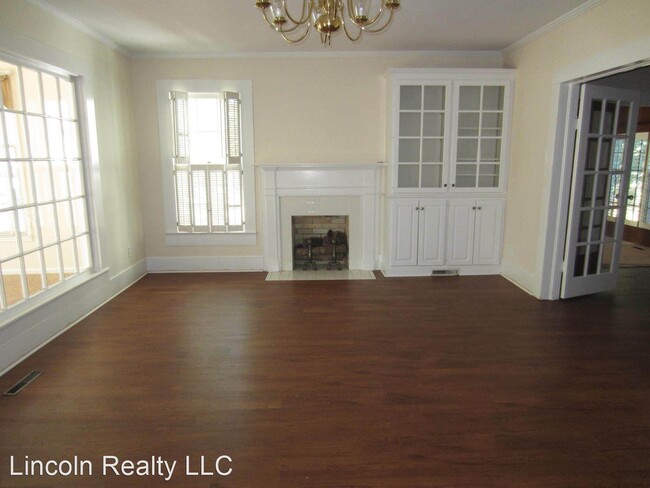 Building Photo - 3 br, 2 bath House - 305 N Church Street