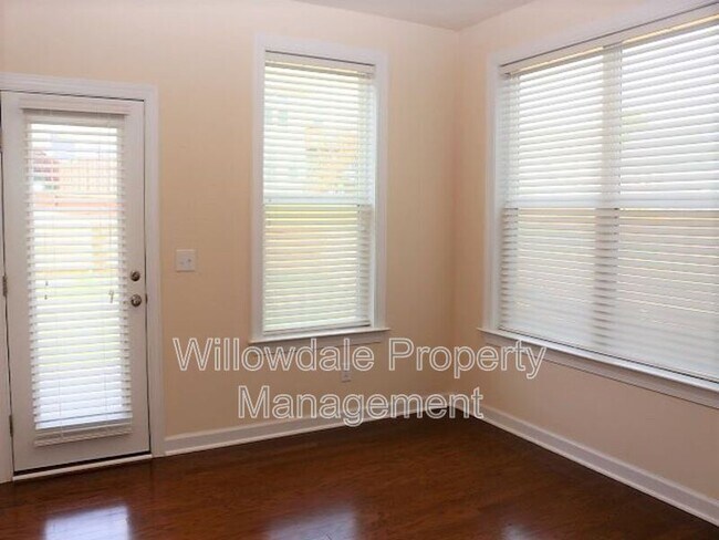 Foto del edificio - 229 Mystwood hollow circle