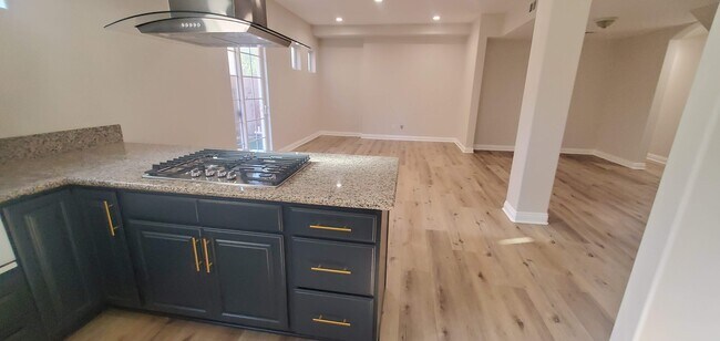 Foto del edificio - 1614 W 146th St