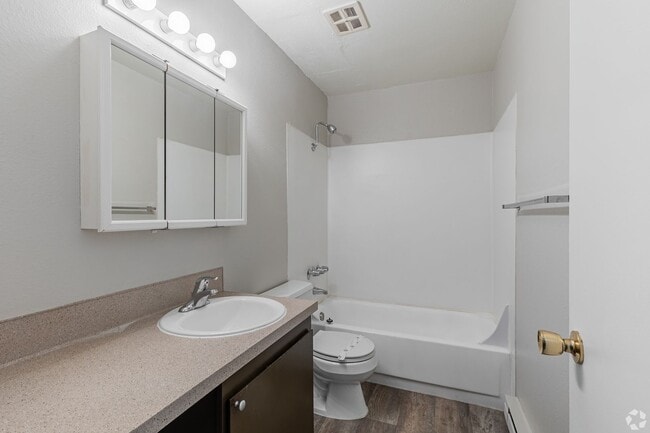 Interior Photo - Keystone East