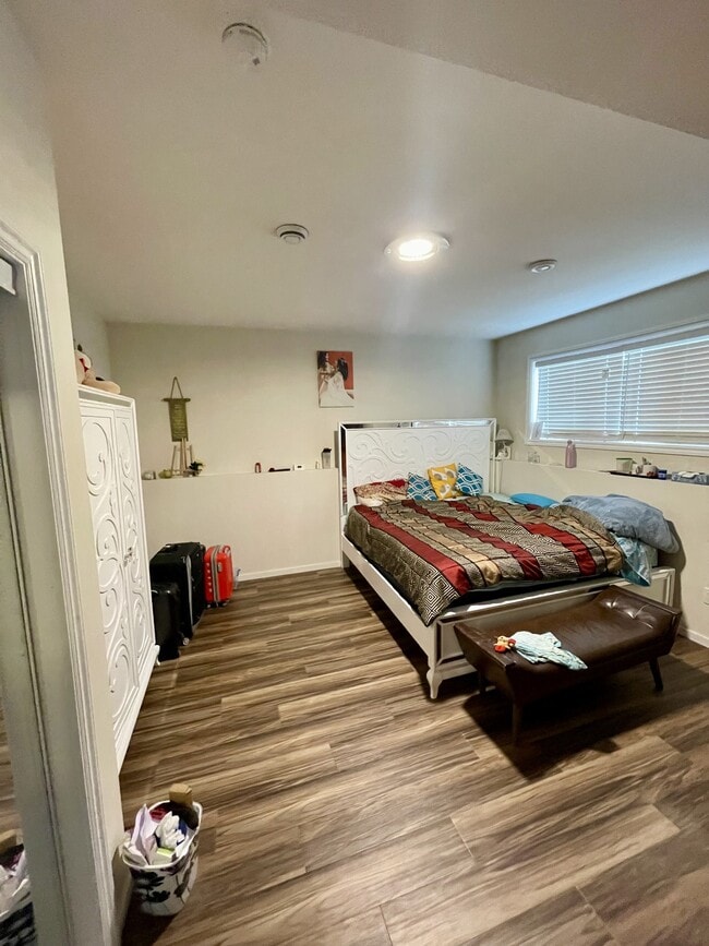 Building Photo - 458 Ells Way