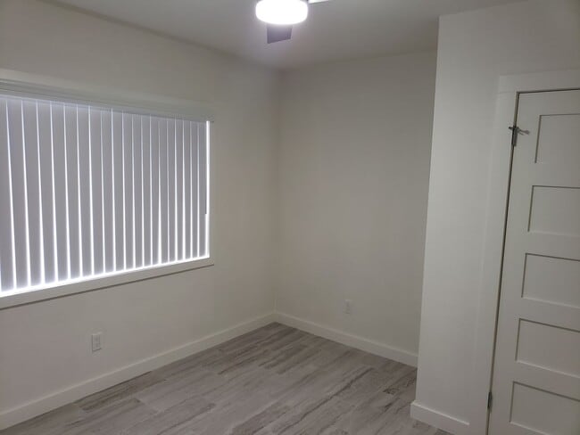 Building Photo - Newly Remodeled 1 Bedroom / Call or text O...