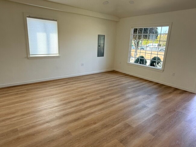 Sala de estar - 1346 W 222nd St