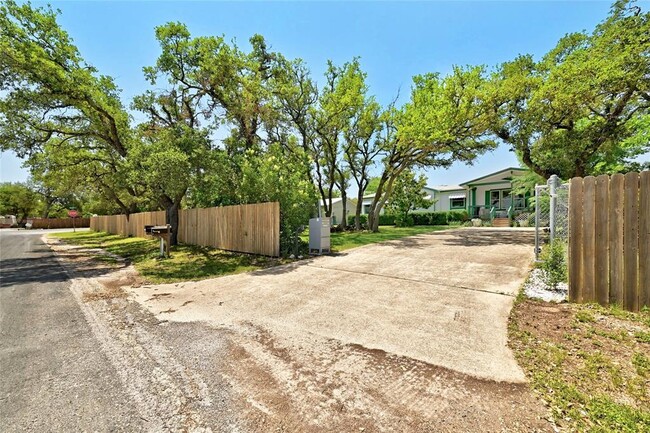 Building Photo - 15701 La Hacienda Dr
