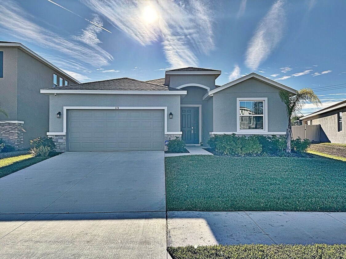 Primary Photo - New Community in Apollo Beach!