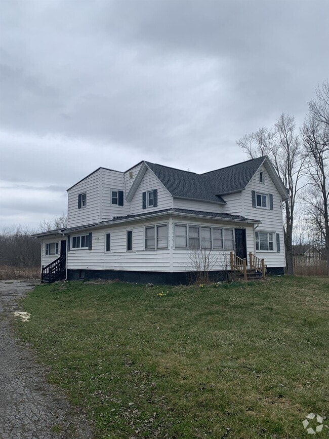 Building Photo - 1697 Hilton Parma Corners Rd