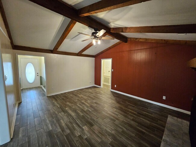 Foto del edificio - 8857 LA-111