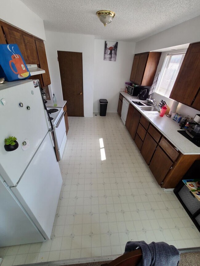 Foto del edificio - 2824/26 Shan Dr. Duplex