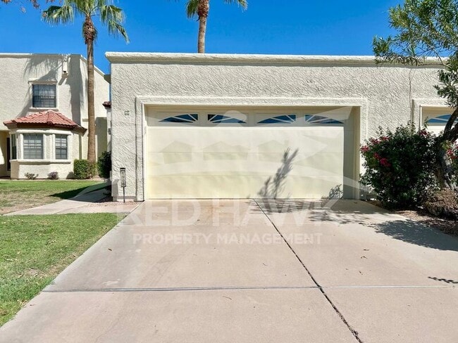 Photo - 1906 E Sunburst Ln House