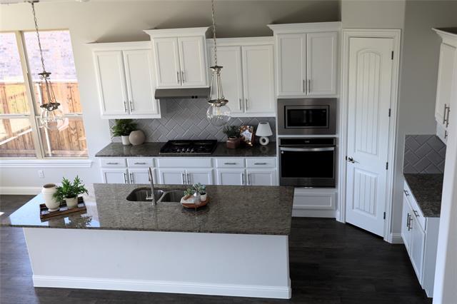 Foto del edificio - 7600 Clear Rapids Dr