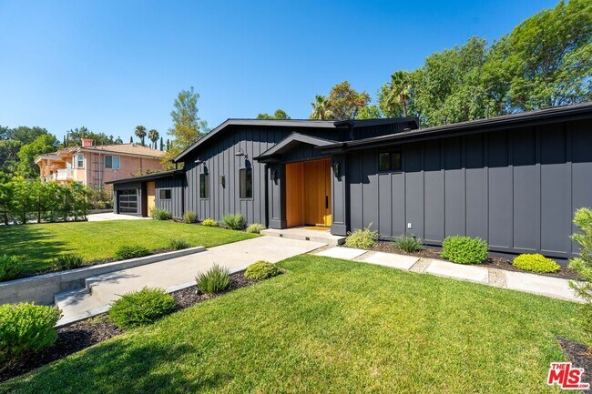 Building Photo - 20215 Lorenzana Dr