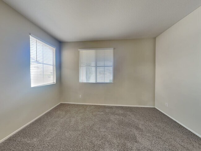 Building Photo - 3402 Churchill Ln