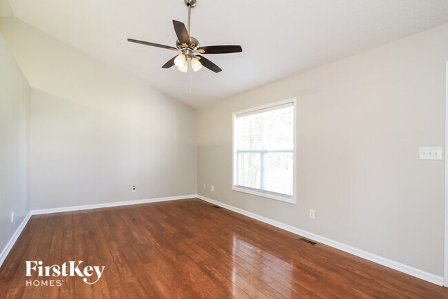 Foto del edificio - 4725 Beckel Ct