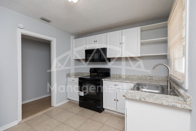 Building Photo - 1478 W 11th St