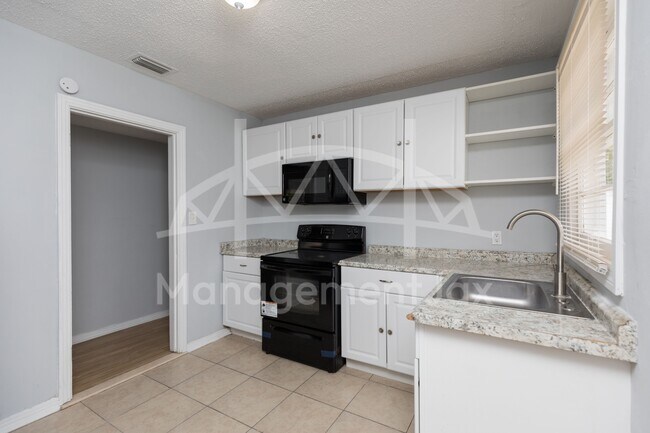 Foto del edificio - 1478 W 11th St