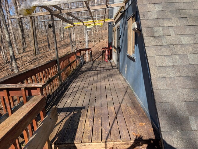 Building Photo - 306 S Olive Church Rd