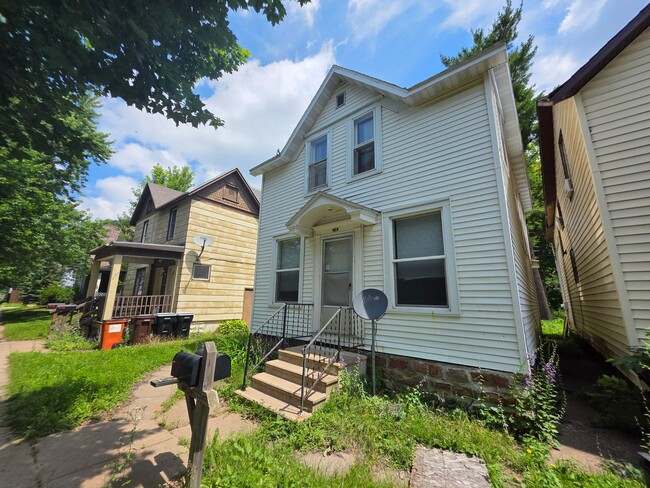 Building Photo - 625 N Barstow St