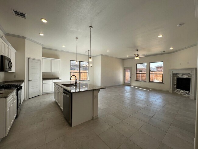 Building Photo - Gorgeous 3 Bedroom Home In Odessa, TX