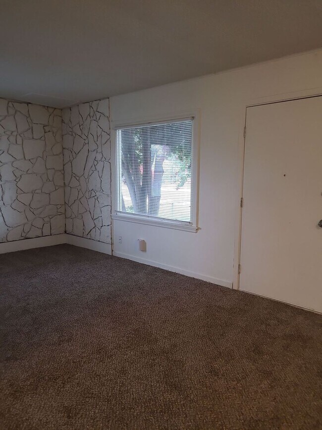 644646 C St SW Unit 646 C St SW, Ephrata, WA 98823 Room for Rent in