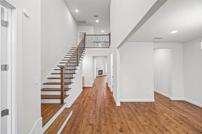 Foto del edificio - 4627 Clear Creek Dr