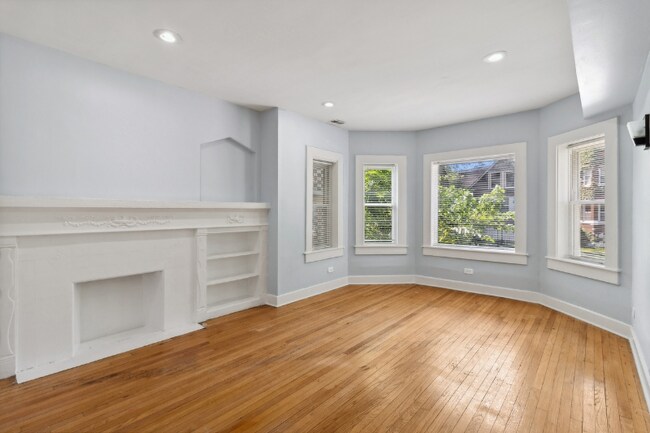 Foto del edificio - 8045 S Maryland Ave