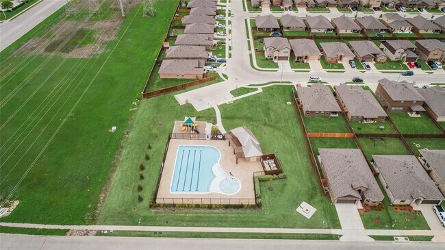 Building Photo - 6332 Robertson Rd
