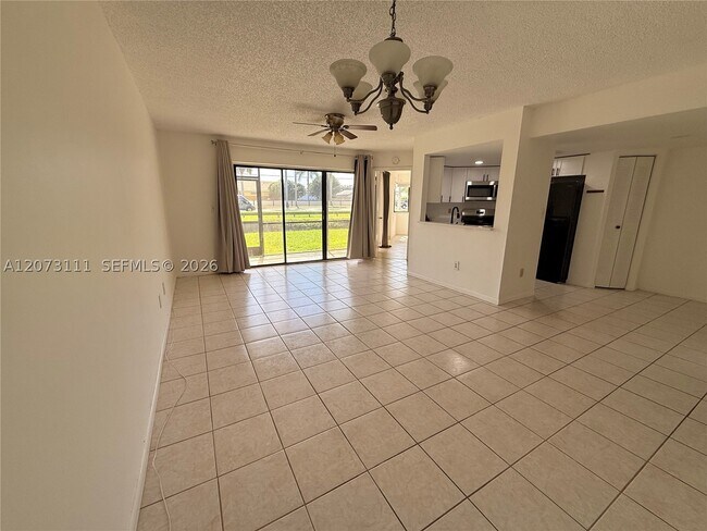 Foto del edificio - 9725 SW 138th St