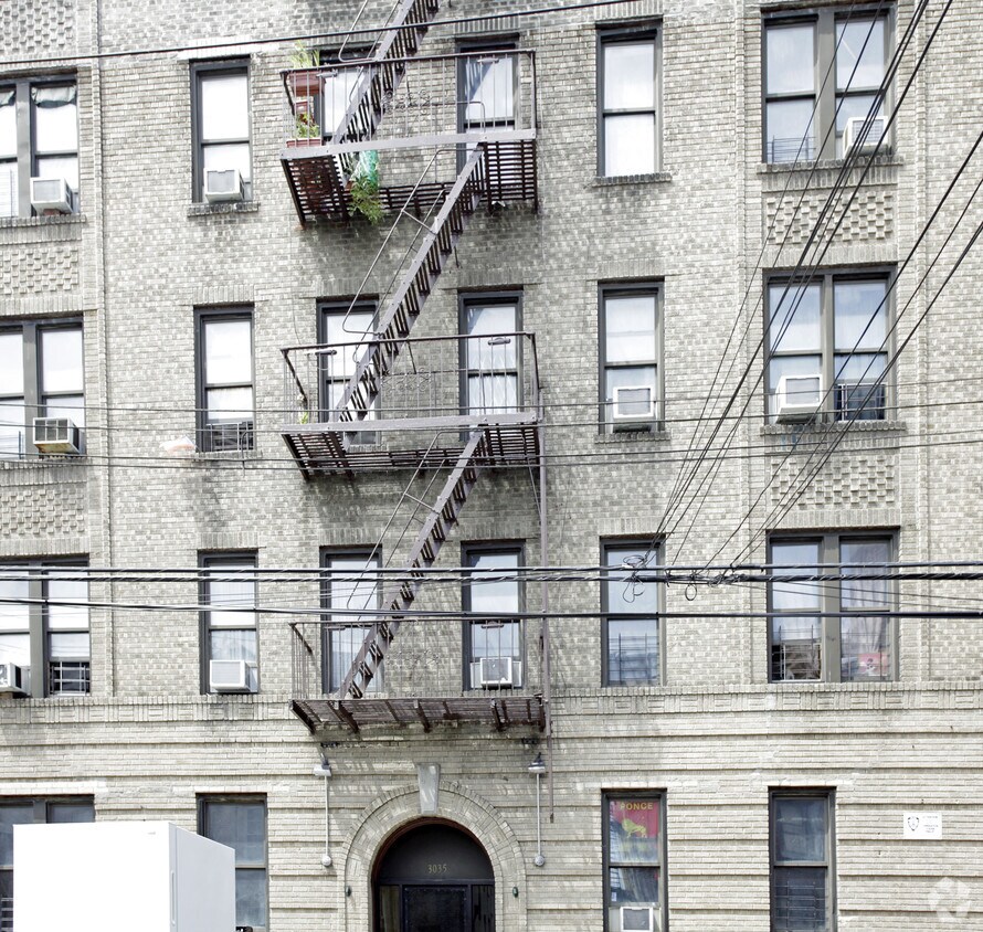 3085 Wallace Avenue - 3035 Wallace Ave