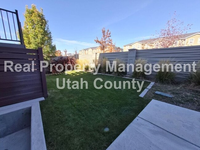 Building Photo - 591 N 100 E