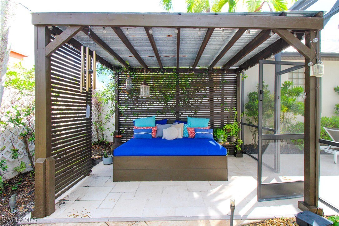 Primary Photo - 647 110th Ave N