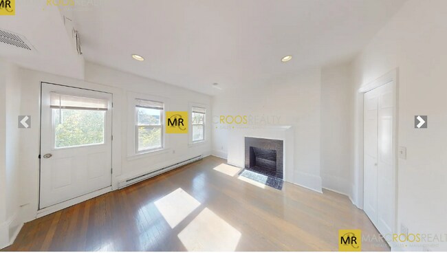 Foto del edificio - 1402 Beacon St