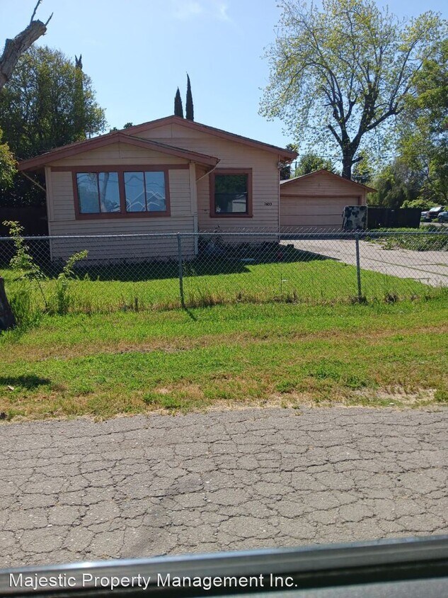 Primary Photo - 3 br, 2 bath House - 2633 Delano Ave