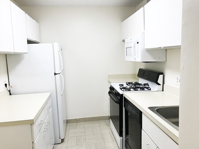 Foto del edificio - 33 Pond Ave