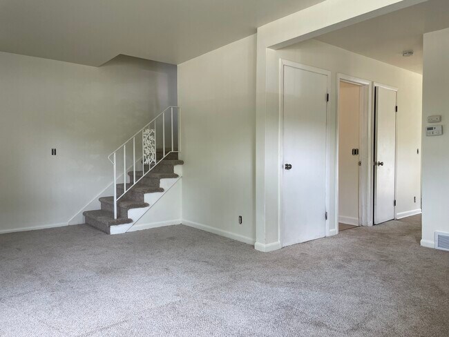 Foto del edificio - 6214 Raymond Rd