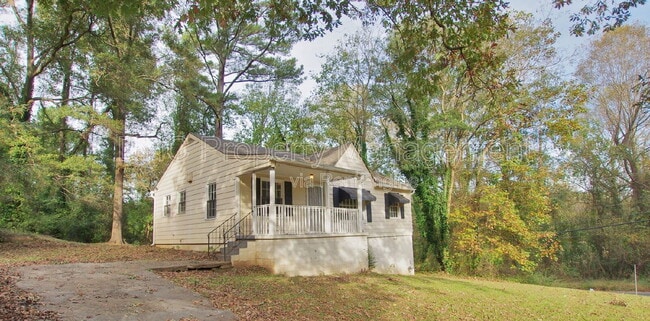 Photo - 892 Midway St SE House