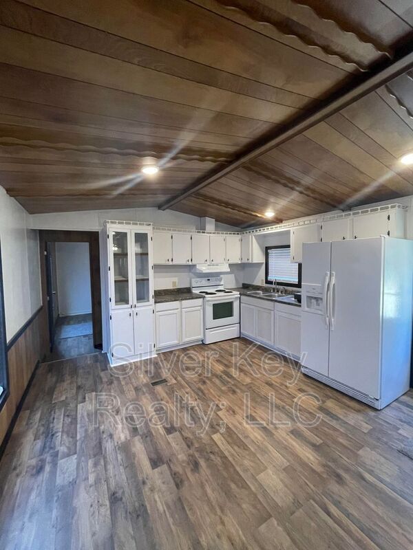 Building Photo - 462 Co Rd 669