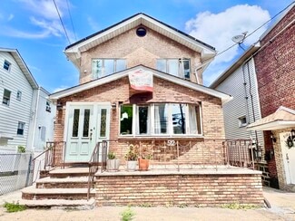 Building Photo - 512 76th St