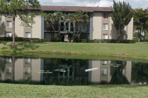 Foto del edificio - 222 Kingfisher Way