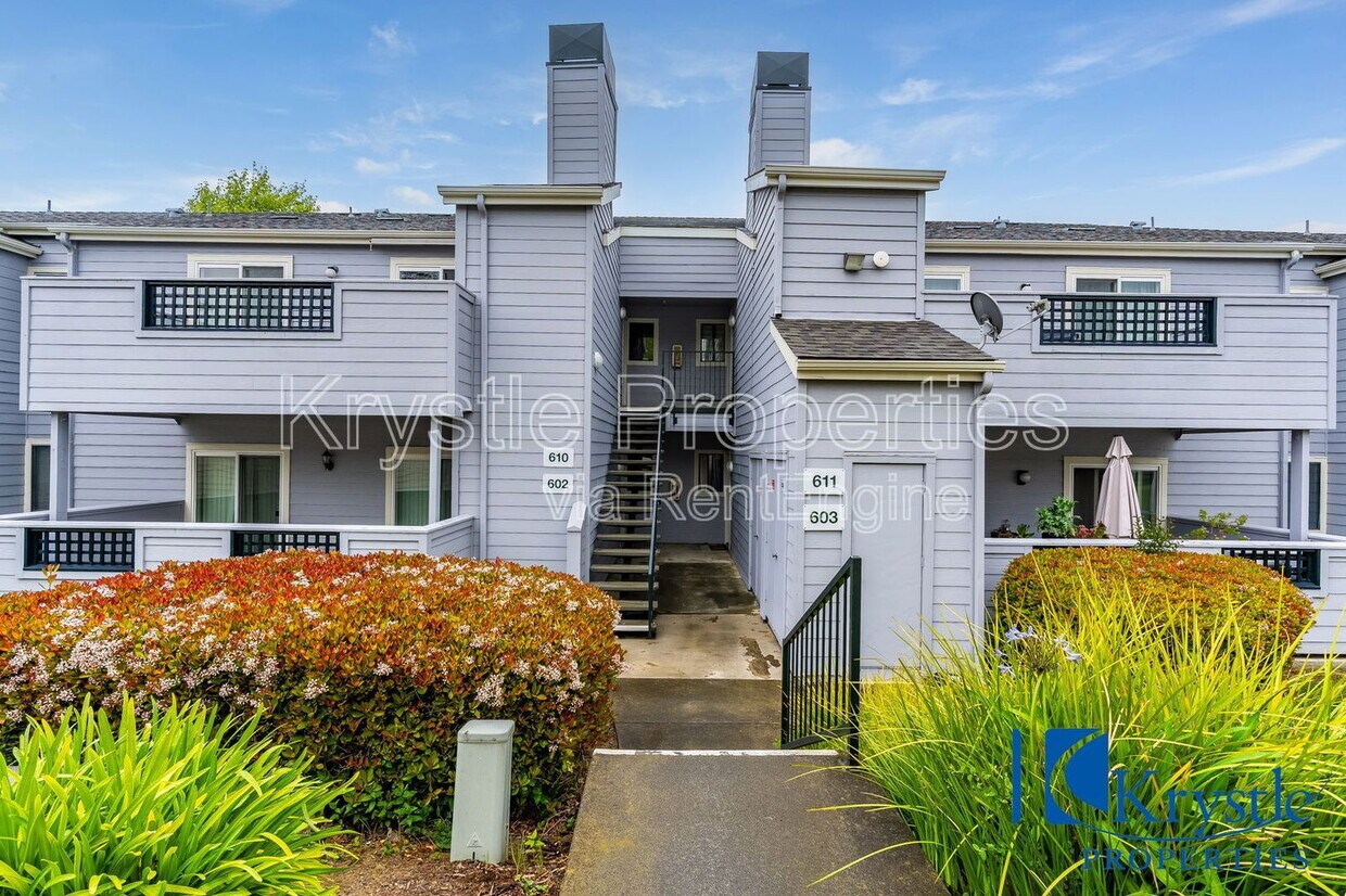 Foto principal - 1201 Glen Cove Pkwy