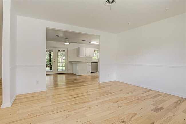 Foto del edificio - 8110 Briarwood Ln