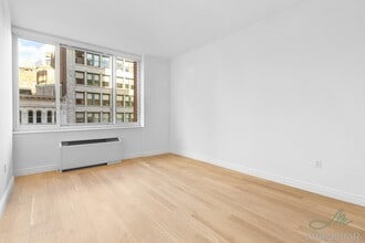 Building Photo - 60 W 23 St