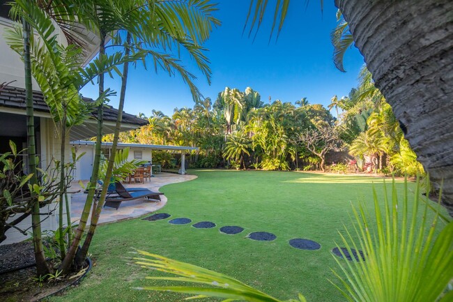 Building Photo - Fully Furnished Lanikai House with A/C