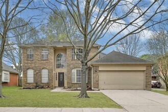 Building Photo - 16215 Cairngorm Ave