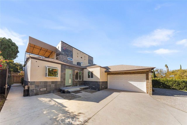 Building Photo - 18750 Collins St