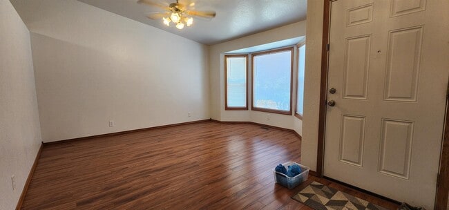 Building Photo - 5048 S Cole Rd