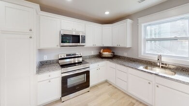 Building Photo - 1319 Forest Ave