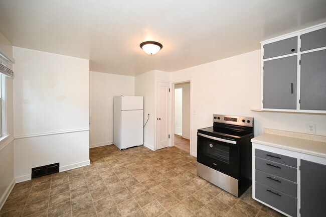 Foto del edificio - 1221 8th Ave NW