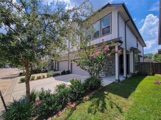 Building Photo - 4743 Glen Isle Dr