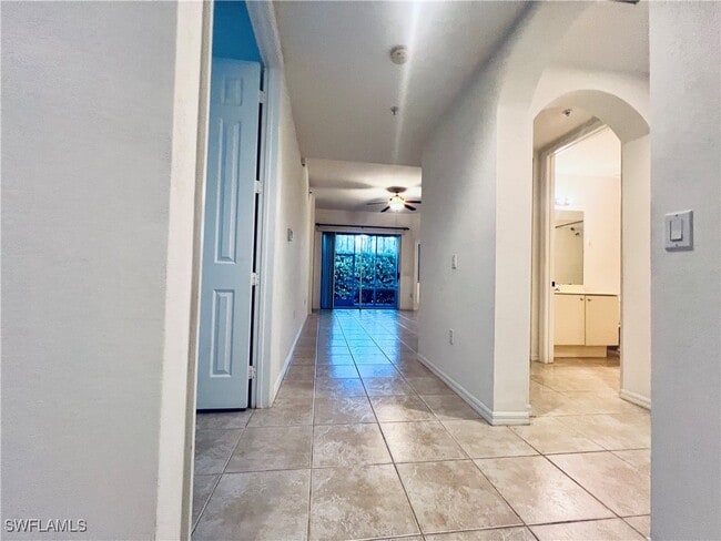 Building Photo - 1435 Mariposa Cir